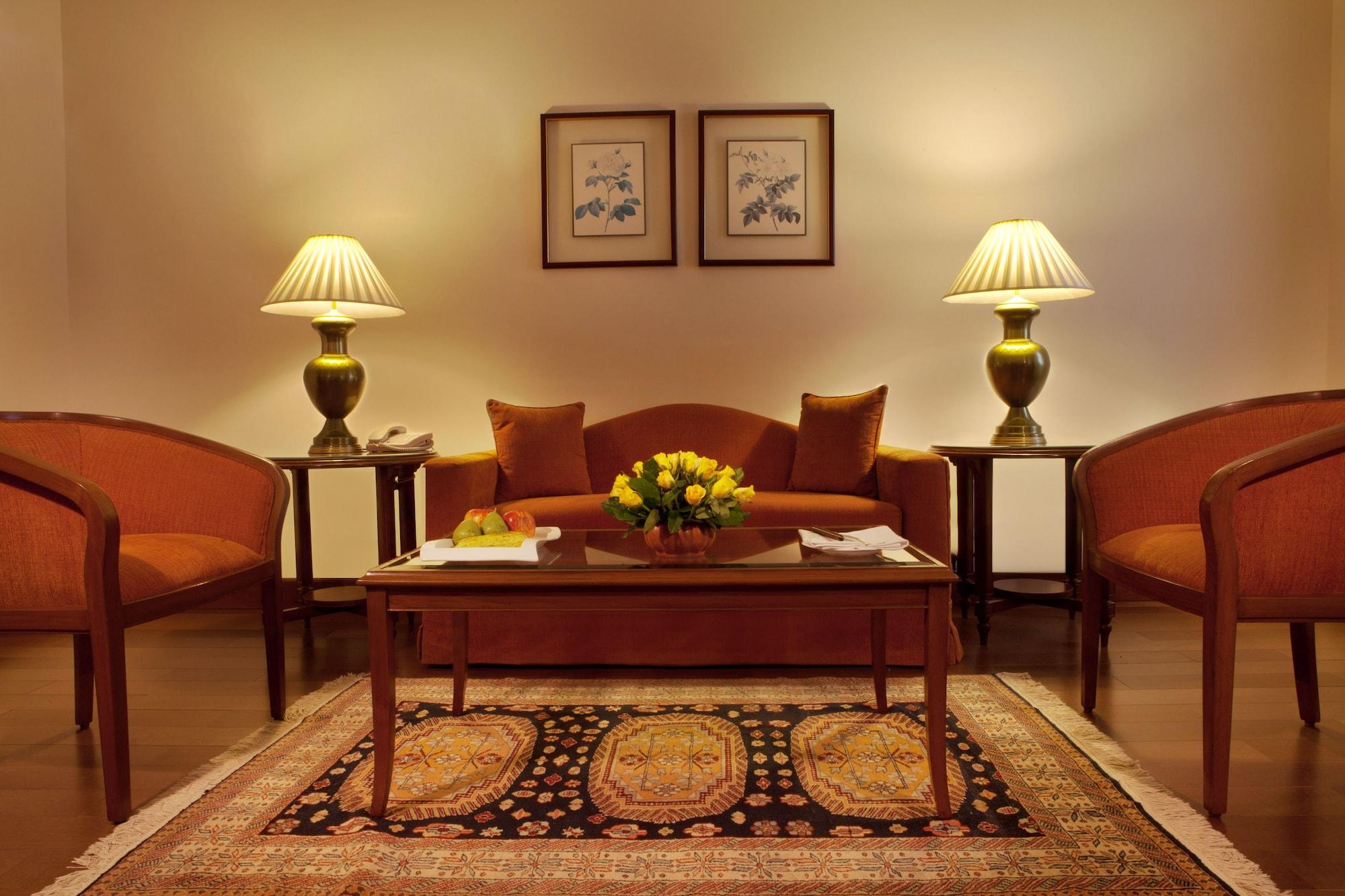 Maidens Hotel New Delhi Ngoại thất bức ảnh A living room