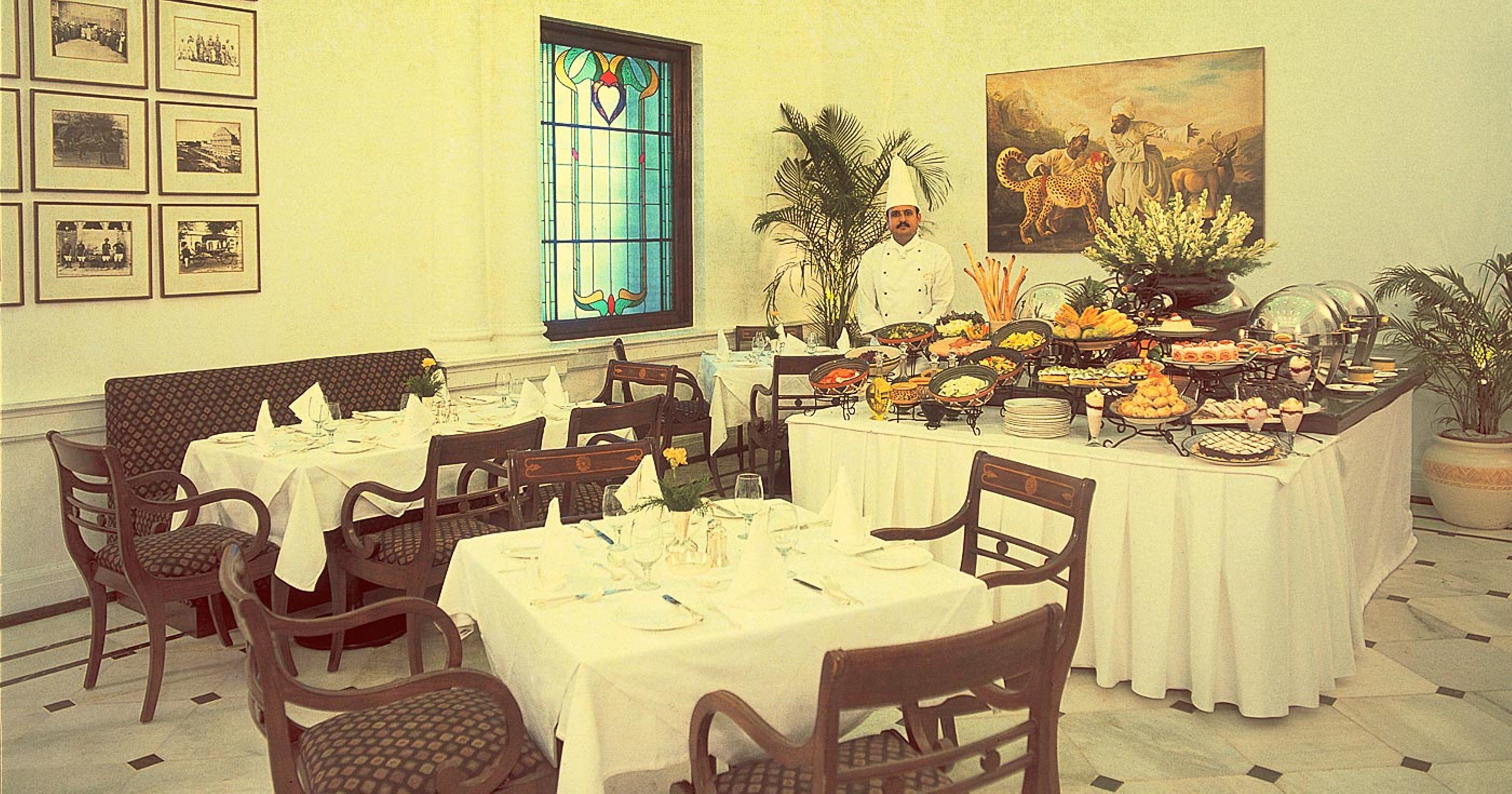 Maidens Hotel New Delhi Ngoại thất bức ảnh The restaurant at the Taj Mahal Palace Hotel