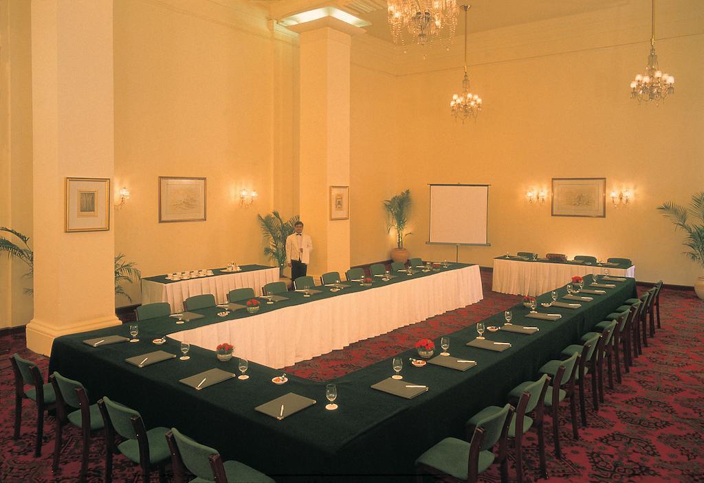 Maidens Hotel New Delhi Ngoại thất bức ảnh The meeting room